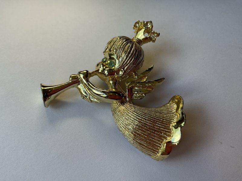Vintage Holiday Angel Brooch – Blowing Horn with Green Eyes &amp; Rhinestone Crown (2” x 1½”)