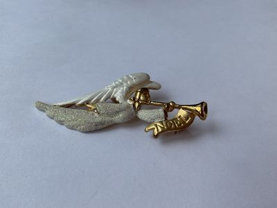 Noel Pin