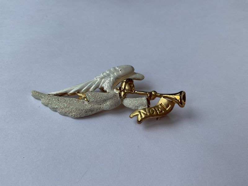 Noel Holiday Brooch – Vintage Cheer &amp; Quiet Blessing