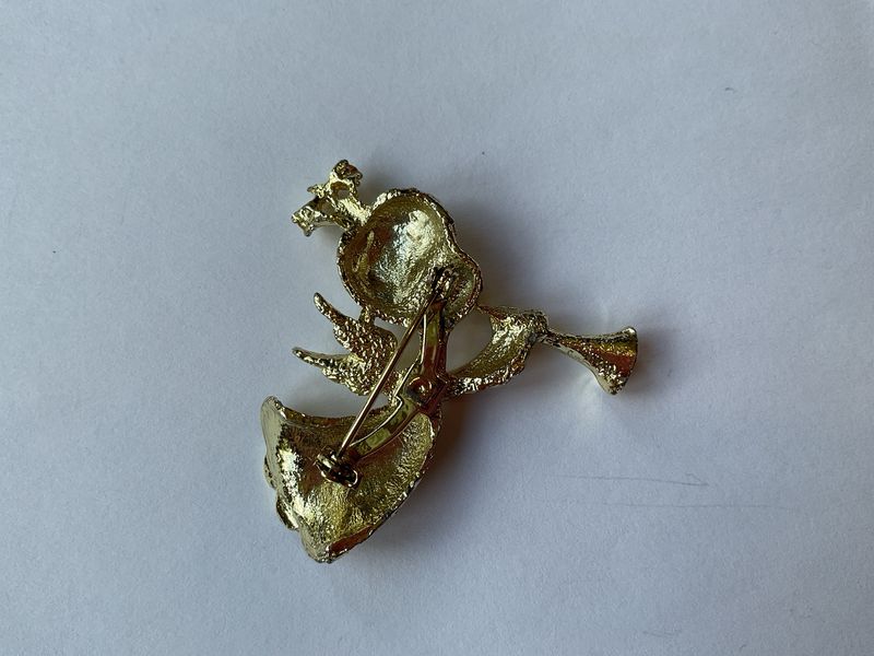 Vintage Holiday Angel Brooch – Blowing Horn with Green Eyes &amp; Rhinestone Crown (2” x 1½”)