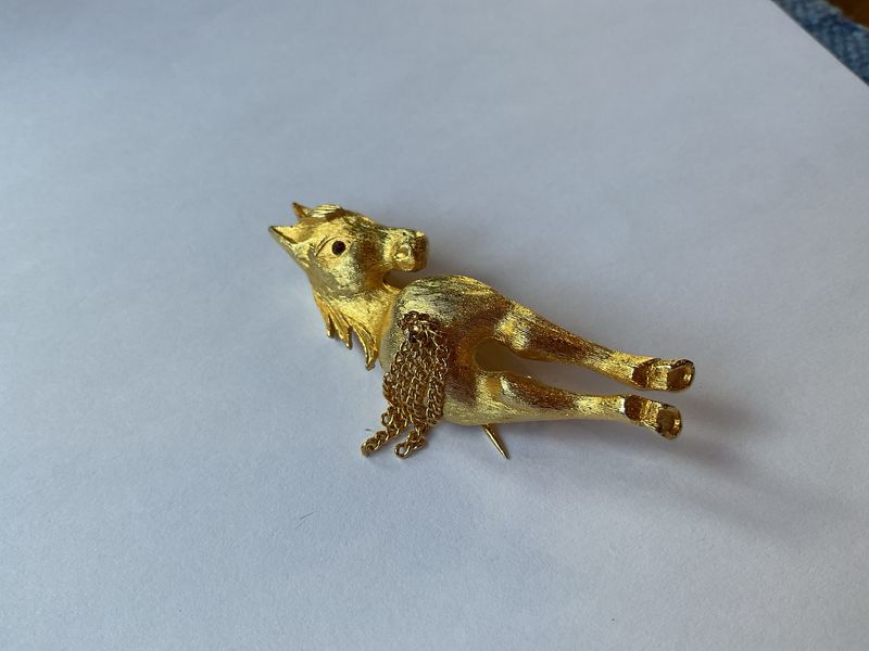 Sassy Stallion – Vintage J.J. Horse Pin with Rhinestone Eye