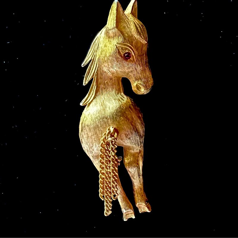 Sassy Stallion – Vintage J.J. Horse Pin with Rhinestone Eye