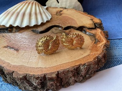 AVON Beautiful Shell Earrings