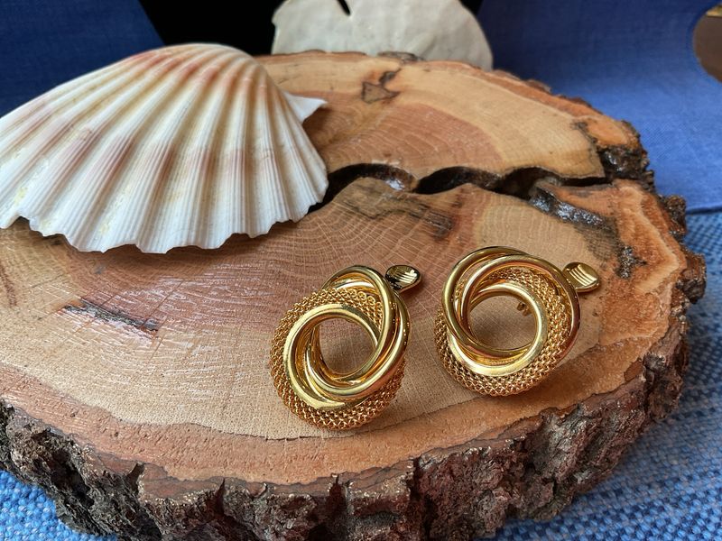 Twisted Rope Knot Clip-On Earrings by MONET – Gold Tone Mesh &amp; Solid Detail, Vintage Elegance