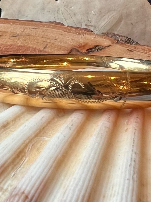 Golden Keepsake Bracelet – Signed Carl-Art Vintage from the 1950s
