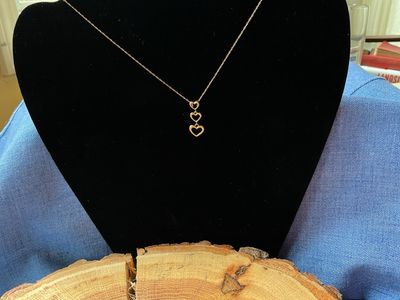 10 K Gold 3 Heart Chain Necklace