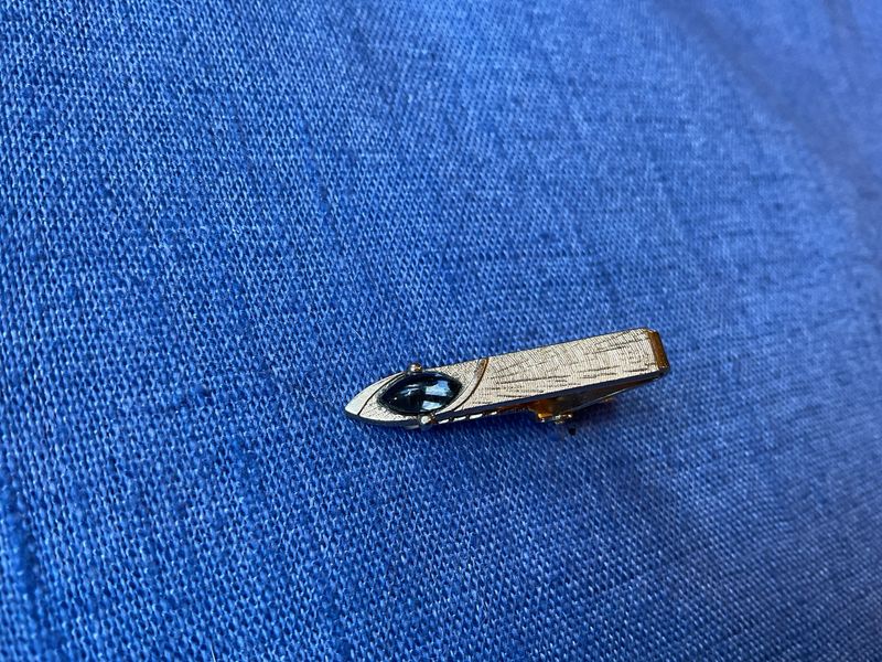 Etched Mystery – Vintage Estate Tie Clip with Black Cabochon