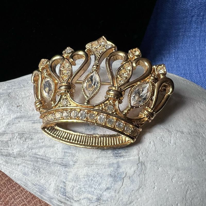 K.J.L. For AVON Signed Gold tone Crown Brooch/pin