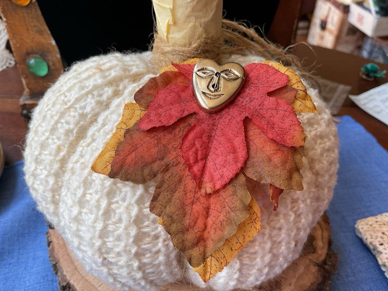 Heart Wisdom Fall Pin – Gold-Tone Engraved Face on Autumn Leaves