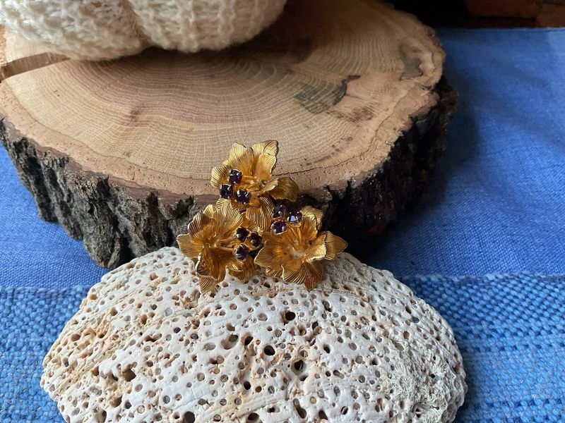 Violet Whispers  Vintage Austrian Floral Brooch – Gold Tone with Purple Rhinestones