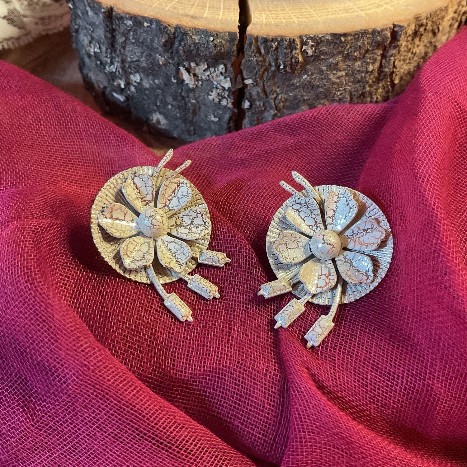 3D Floral Clip-On Earrings – Vintage Silvertone Estate Design, Rare Nature-Inspired Find (Approx. 1”)