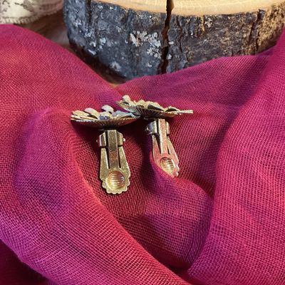 3D Floral Clip-On Earrings – Vintage Silvertone Estate Design, Rare Nature-Inspired Find (Approx. 1”)