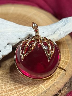 Sarah Coventry Apple Brooch/Pin