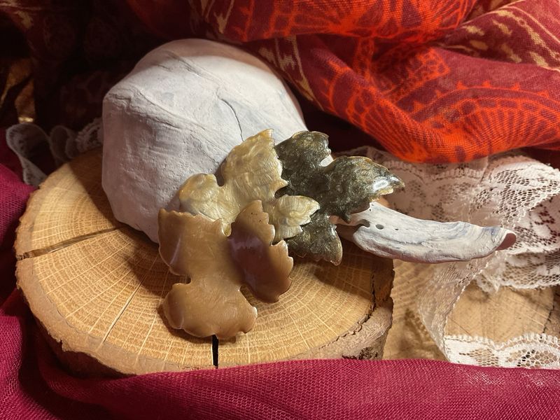 Shades of Fall – Vintage Three-Leaf Pin