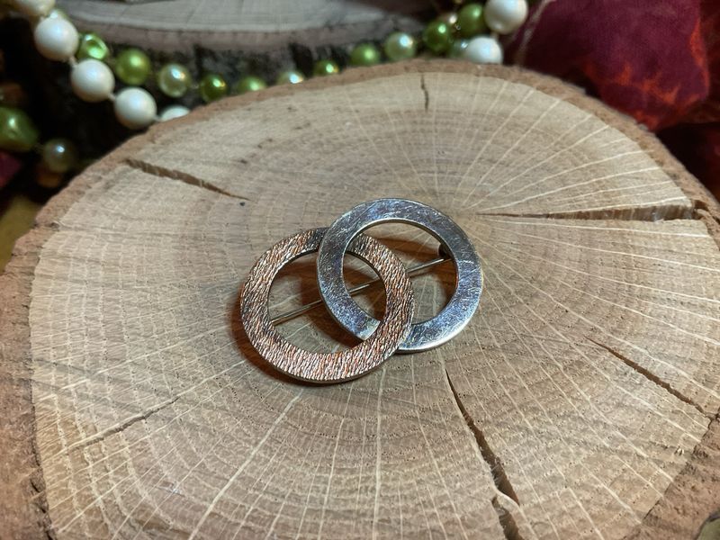 Entwined Elegance | A &amp; Z 1980s Gold-Filled Brooch | Overlapping Circle Desig