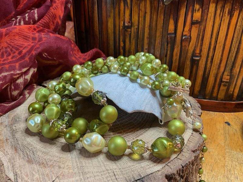 Mint Green Beaded Necklace – Geometric Faux Pearls, Signed JAPAN, Vintage 1950s Bridal Charm