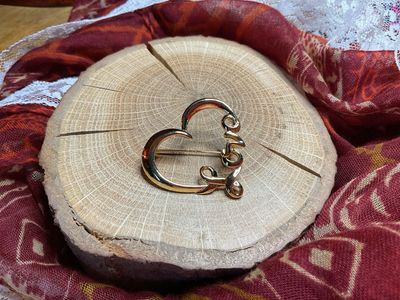 Love Brooch