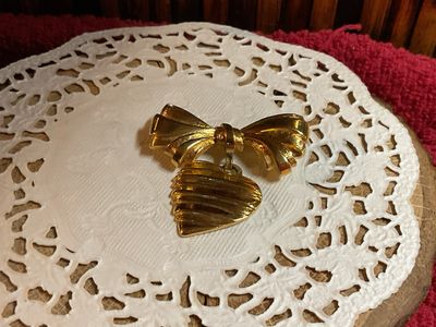 Bow Dangling Heart Brooch/Pin