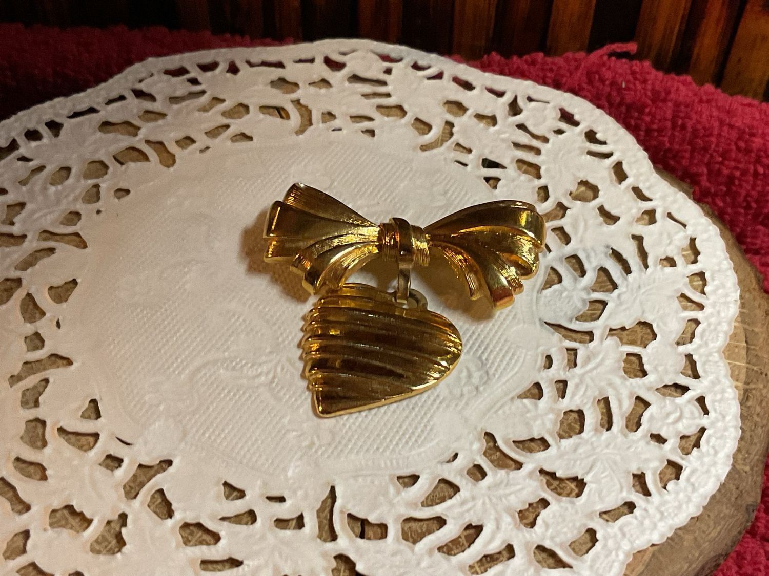 Bow Dangling Heart Brooch/Pin