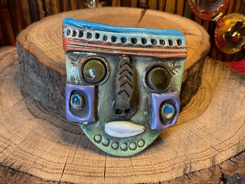 Ceremonial Echoes: Vintage Pottery Brooch with Aztec Mask Motif