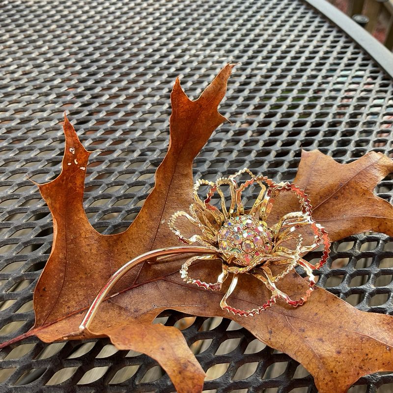 Golden Bloom – Sarah Coventry Vintage Floral Brooch with Rhinestone Center