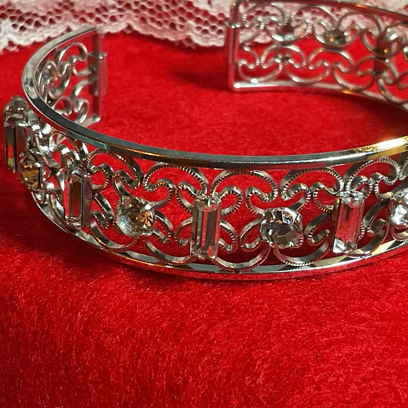 Reflections in Silver – Vintage Krementz Bracelet with Rhinestones &amp; Filigree