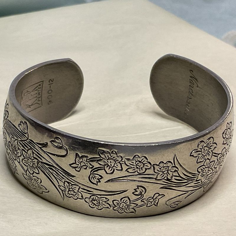 Narcissus Bloom – Kirk Pewter Vintage Cuff Bracelet, Signed 900-12