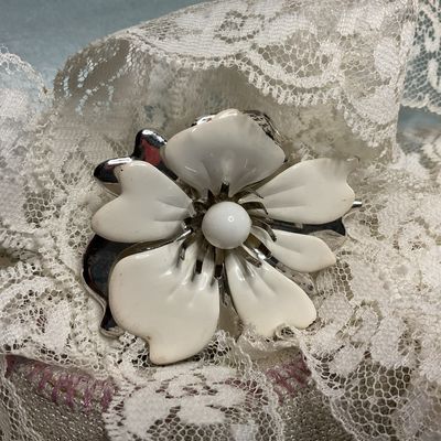 Sarah Coventry Brooch
