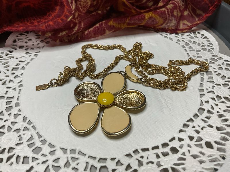 Golden Bloom Necklace – Signed Direction One, Floral Pendant from the Vintage 1980s