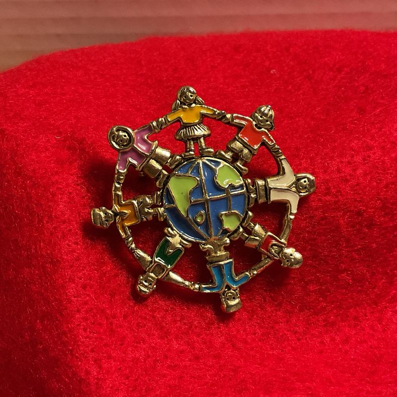 Children of the World Brooch – Multicolor Peace Symbol, Vintage Tribute to Unity