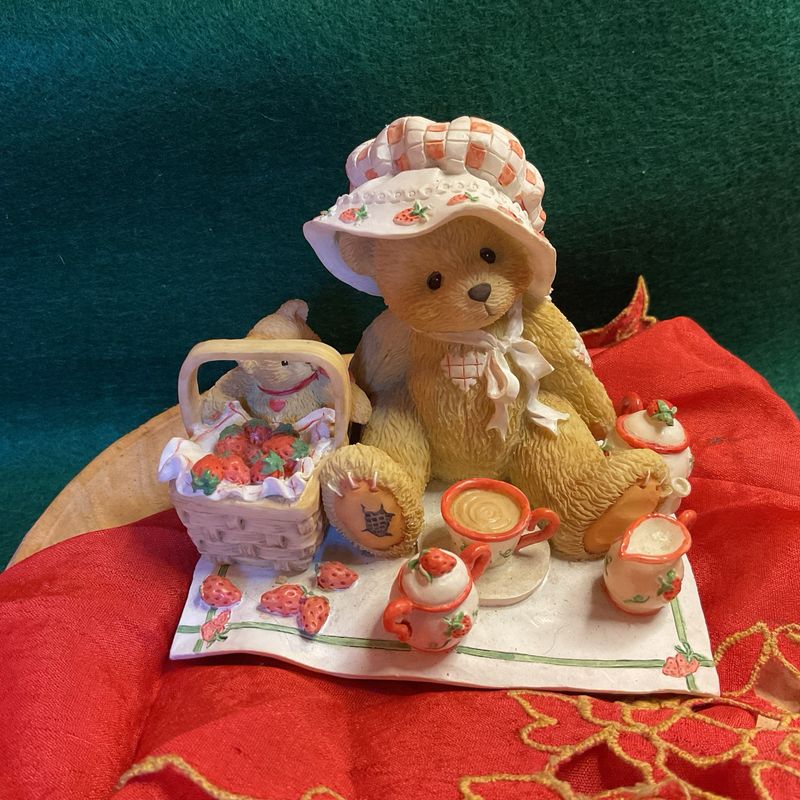 Thelma’s Garden – Cherished Teddies Figurine with Floral Hat &amp; Teacup