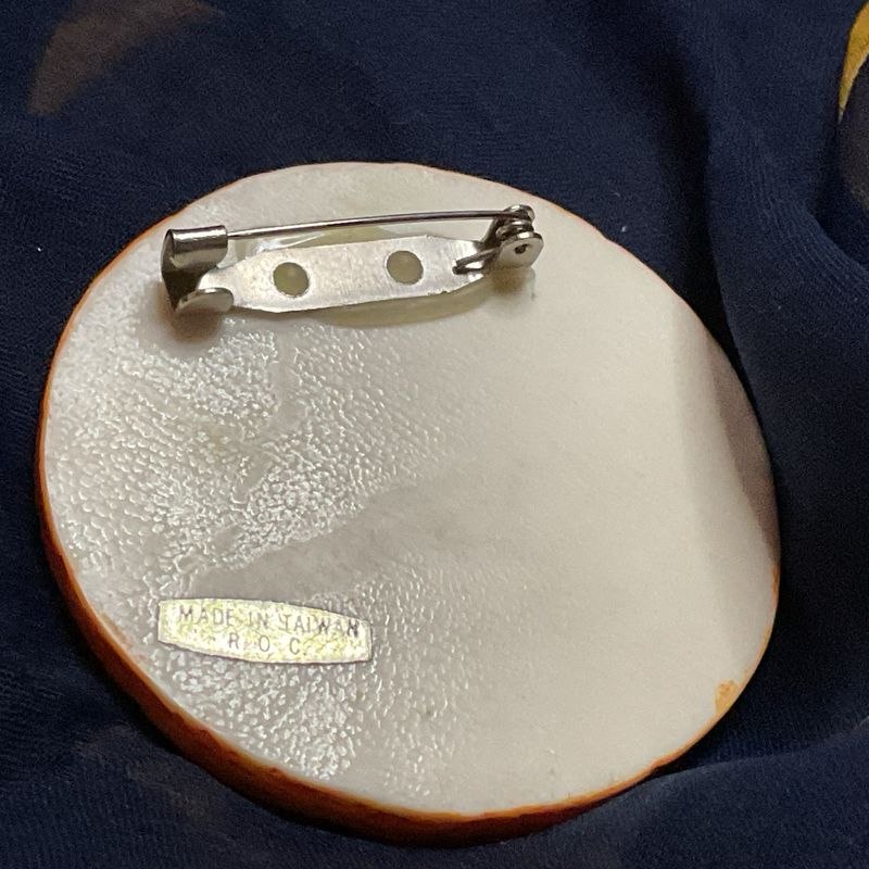 Hand-Painted Citrus Slice Pin – Orange Enamel Brooch (1.75”), Made in Taiwan, Estate Collection