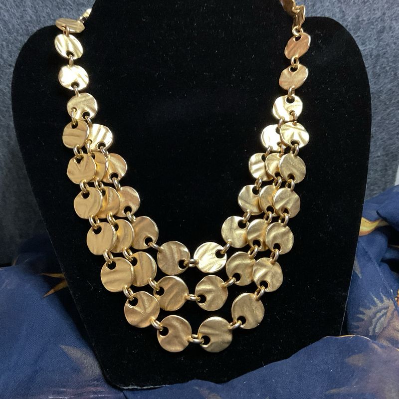 Golden Fold Necklace – Brushed Layers from the Vintage 1980s