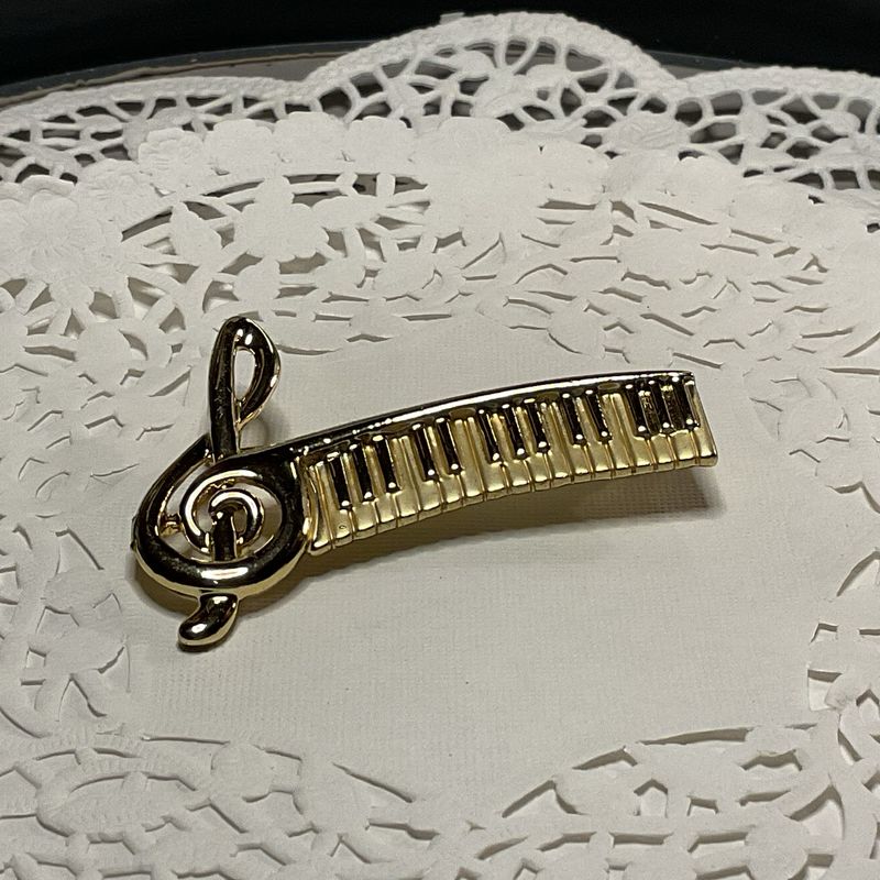 Melody Keeper Brooch: Vintage AJC Piano &amp; Treble Clef Pin
