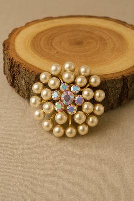 1950s Aurora Borealis Brooch with Faux Pearls – Gold-Tone Floral Starburst