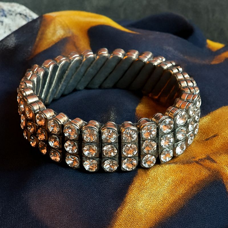 Vintage Stretch Rhinestone Bracelet – Sparkly Silver-Tone Elegance, 1950s Style 