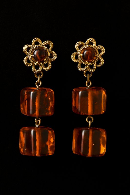 Amber Edge – Vintage Gold-Tone Clip-On Earrings with Cubic Detail