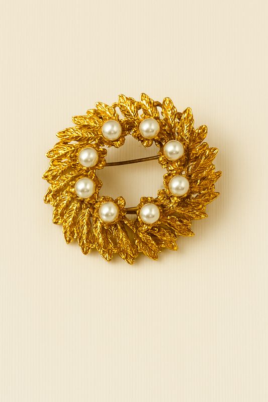 Faux pearls &amp; vintage elegance, 1 3/8AC.	Wreath of gold cradling pearls—vintage elegance in a circle of remembrance.	