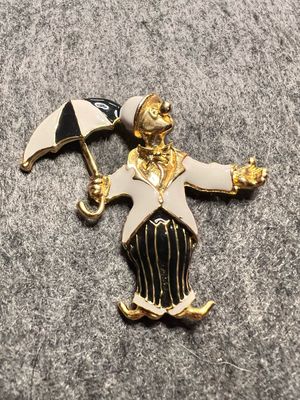 Vintage Clown Brooch – Gold-Tone Umbrella Performer Pin – Whimsical Circus Jewelry