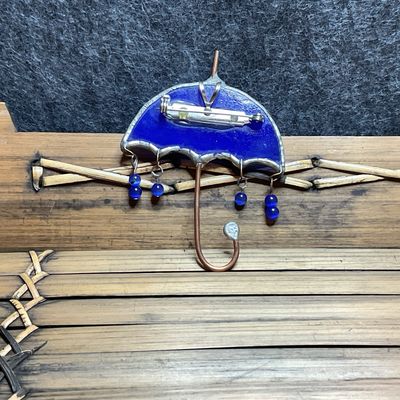Umbrella &amp; Raindrops – Whimsical Brooch in Purple Glass