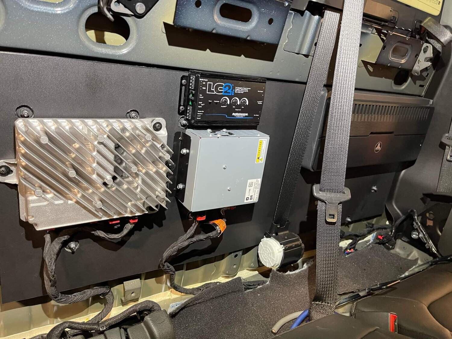 MTI Acoustics Chevy/GMC amp rack.