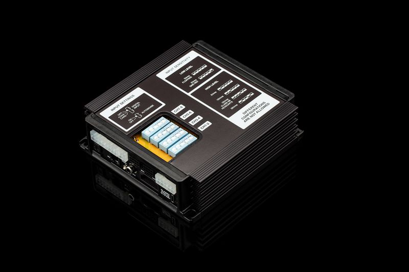 Mosconi PICO V2 8-10 DSP, front-bottom angle