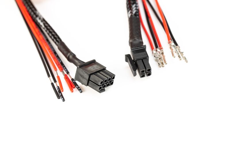 Mosconi EXT1-LINK cables with connections, close-up of connections