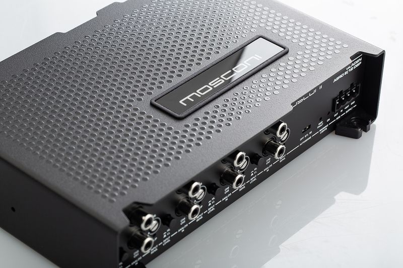 Mosconi AERO 8-12 DSP 8-Ch Amp, front-top close-up