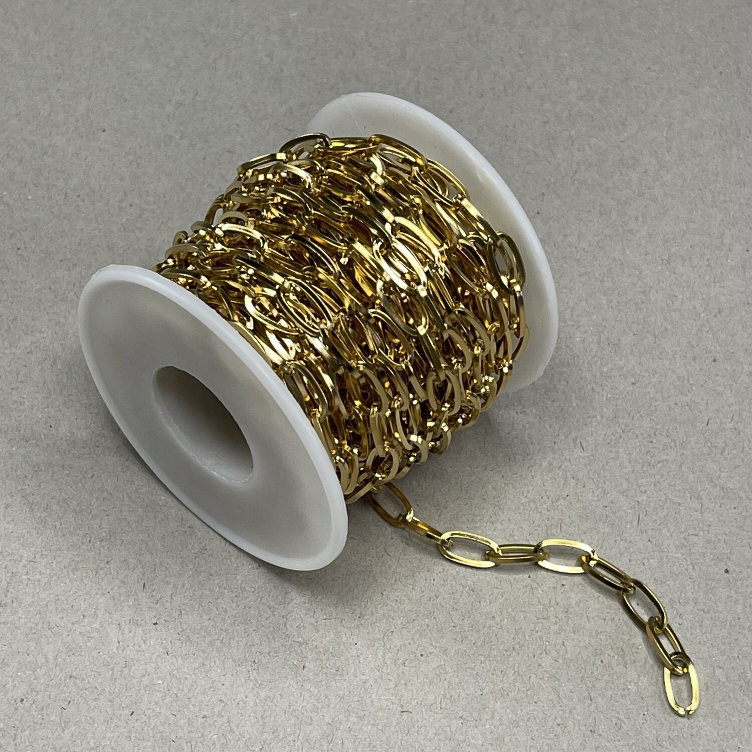 Cadena de Acero Paper Clip Dorada Bañada en Oro 18 K. 10 x 5 x 1 mm