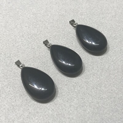 Dije de Piedra Natural Lágrima de Piedra Negra 45 x 25 x 10 mm