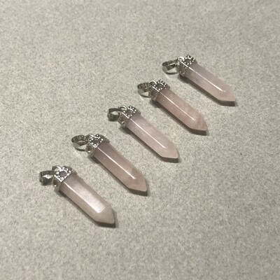 Dije de Piedra Natural Péndulo de Cuarzo Rosa 44 x 8 mm