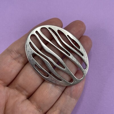 Dije de Metal Plateado Oval Calado 53 x 39 x 1 mm