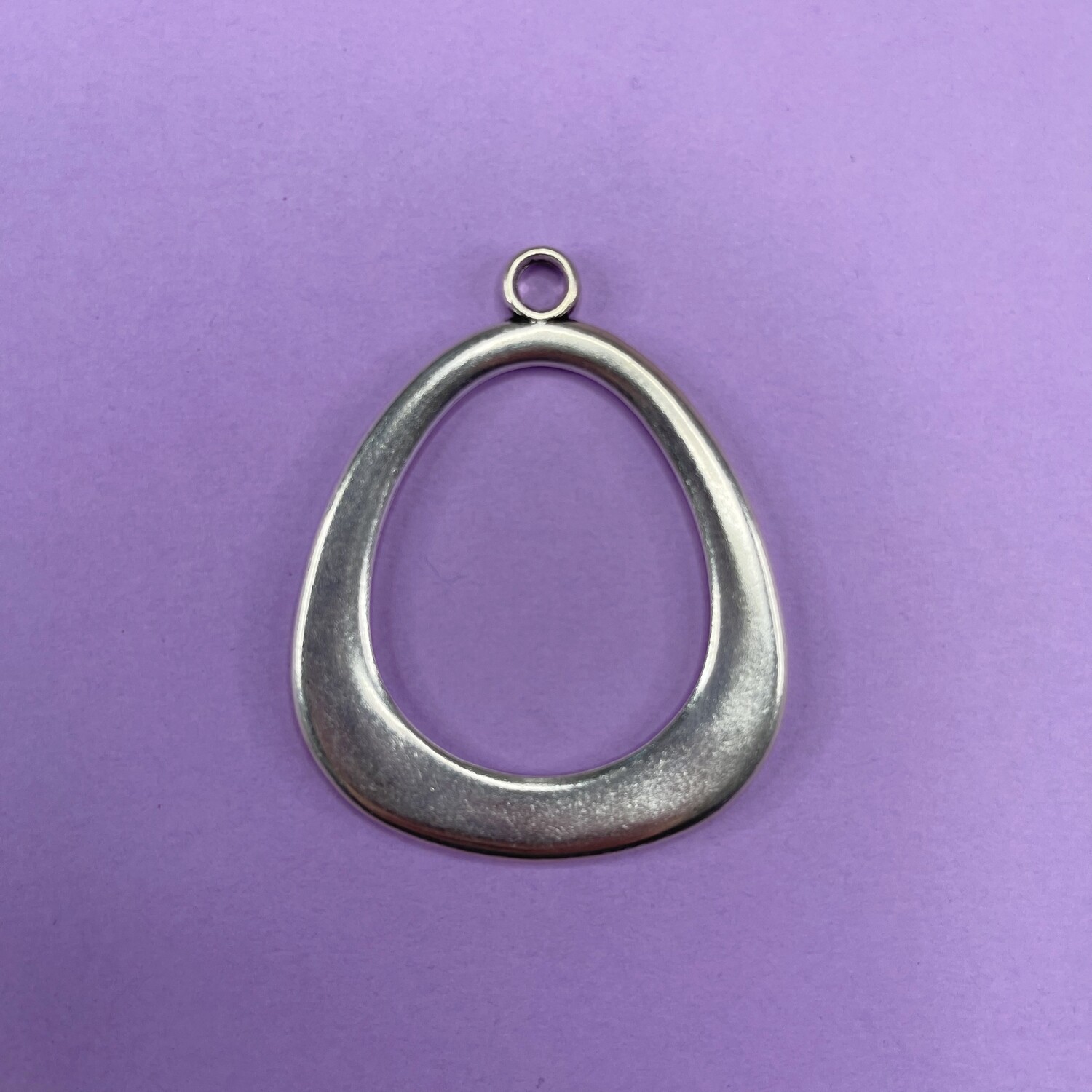 Dije de Metal Lágrima Aro Liso 56 x 45 x 2.5 mm