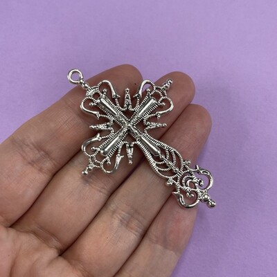 Dije de Metal Cruz Antigua Calada 64 x 43 x 4 mm